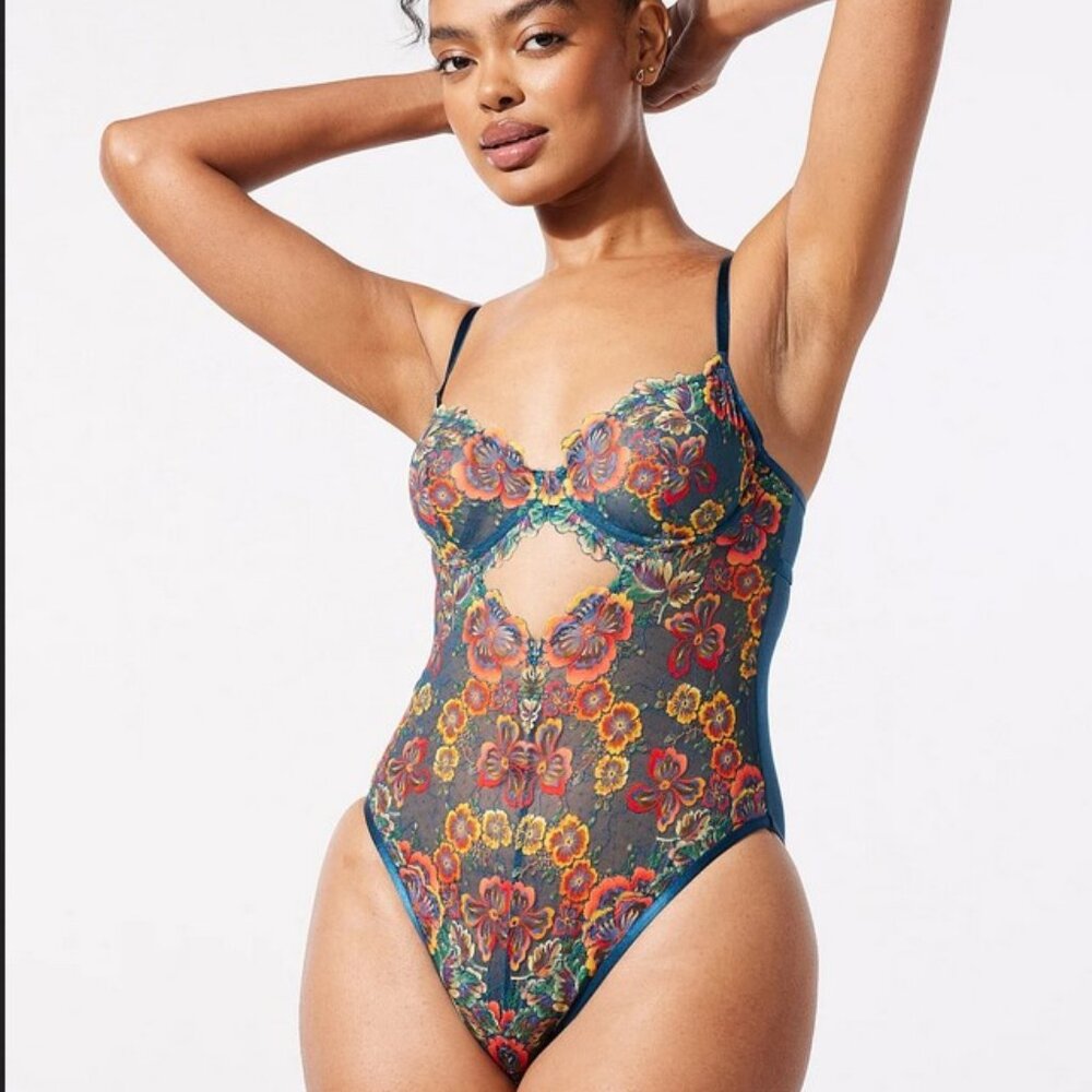 Savage X Fenty Sunchaser Lace Underwire Teddy in Bawdy Blue, L